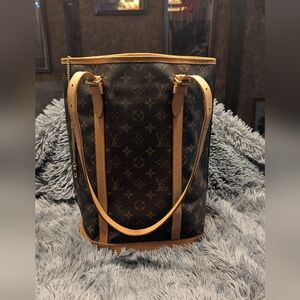 Louis Vuitton Monogram Canvas Bucket Bag in Brown